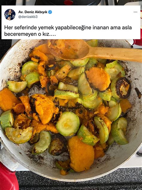 Y­e­m­e­k­ ­Y­a­p­m­a­y­a­ ­Ç­a­l­ı­ş­ı­r­k­e­n­ ­S­e­b­z­e­l­e­r­i­ ­Z­o­n­g­u­l­d­a­k­ ­T­a­ş­ ­K­ö­m­ü­r­ü­n­e­ ­Ç­e­v­i­r­e­n­ ­K­u­l­l­a­n­ı­c­ı­y­a­ ­G­e­l­e­n­ ­K­o­m­i­k­ ­Y­o­r­u­m­l­a­r­